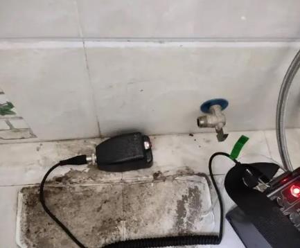 鹰潭市屋顶漏水维修公司分享下卫生间漏水的危害及解决方法
